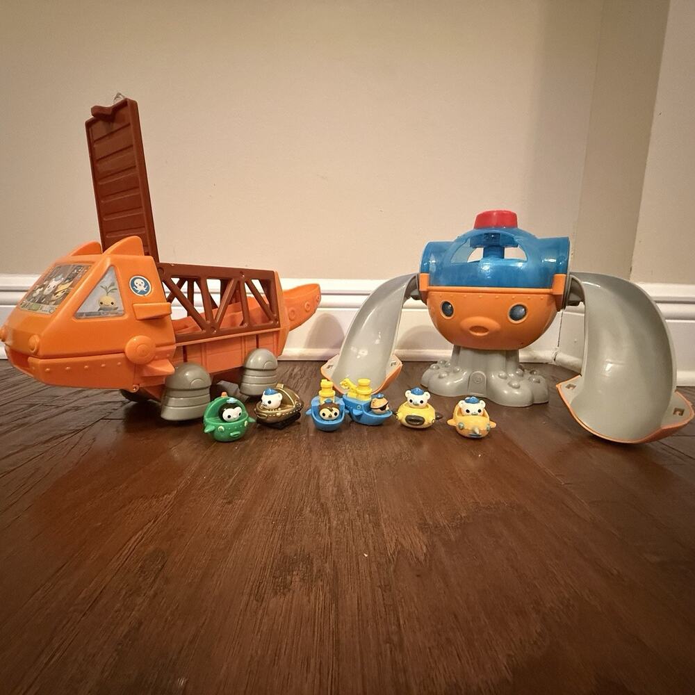 RARE Octonauts Octopod Gup Speeder Launcher and Salamander 2013 w/6 Speed Racers